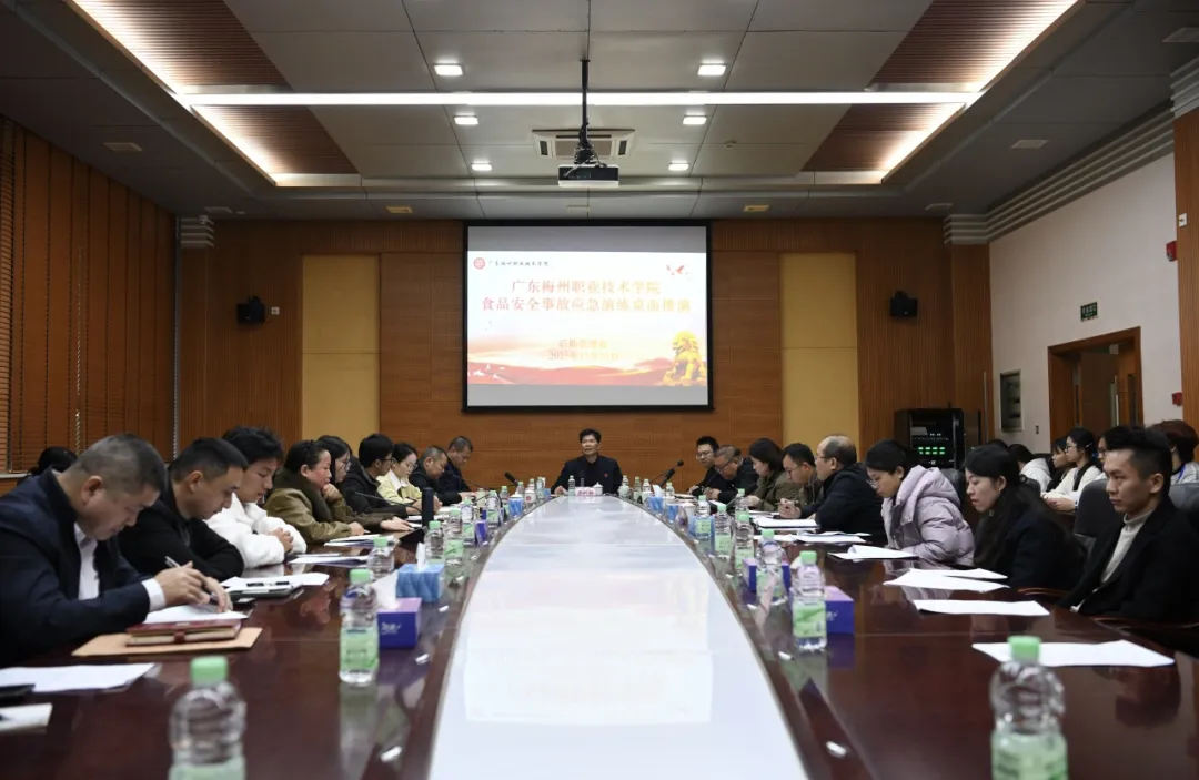 “食”战演练：以练筑防，守护校园“舌尖安全”