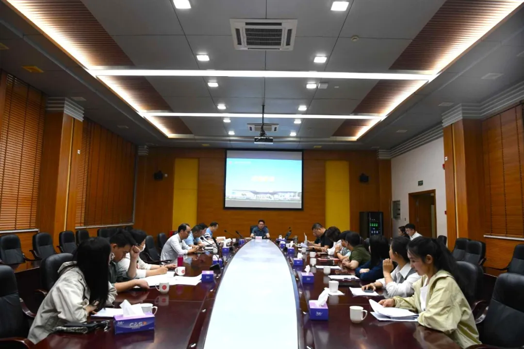 实施名师引领工程，推进学校高质量发展